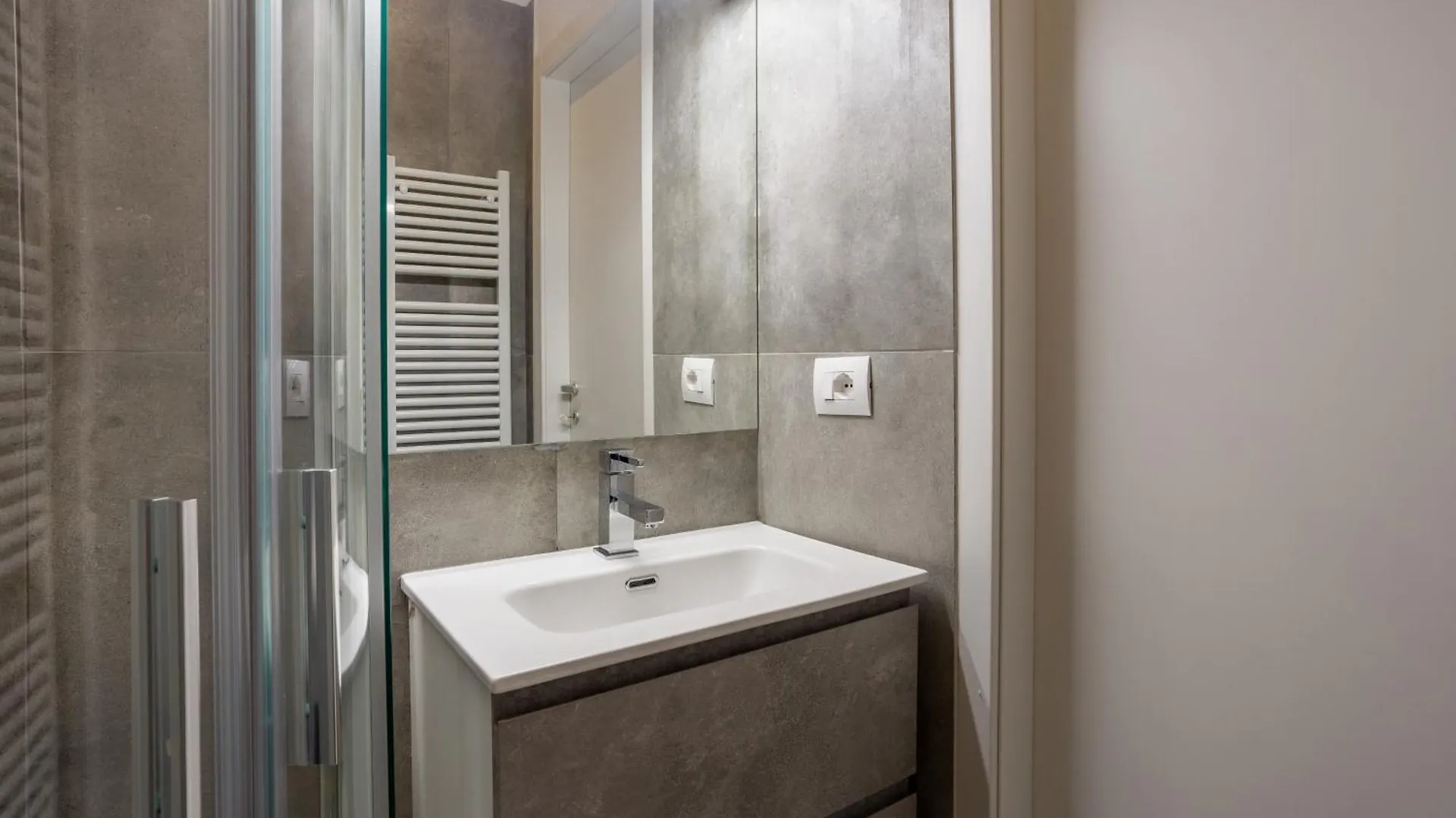 Hotel Paola Florenz 0*,