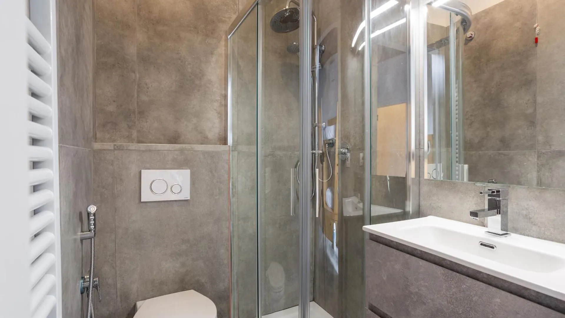 Hotel Paola فلورنس